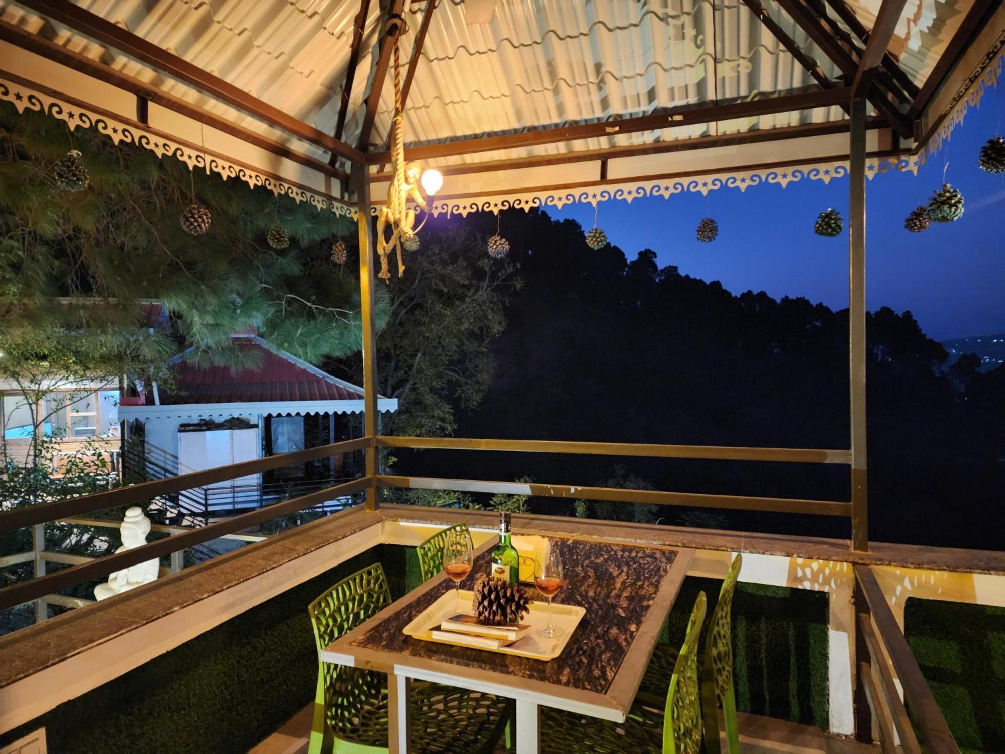 Pine Valley Resort Kasauli Extérieur photo