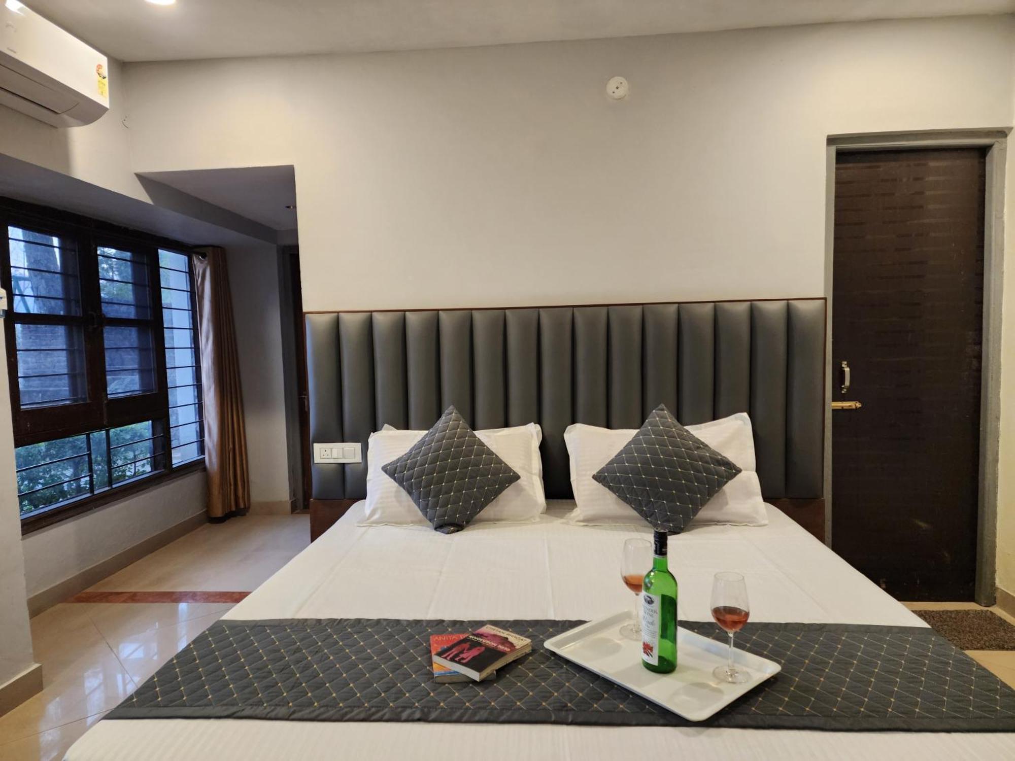 Pine Valley Resort Kasauli Extérieur photo