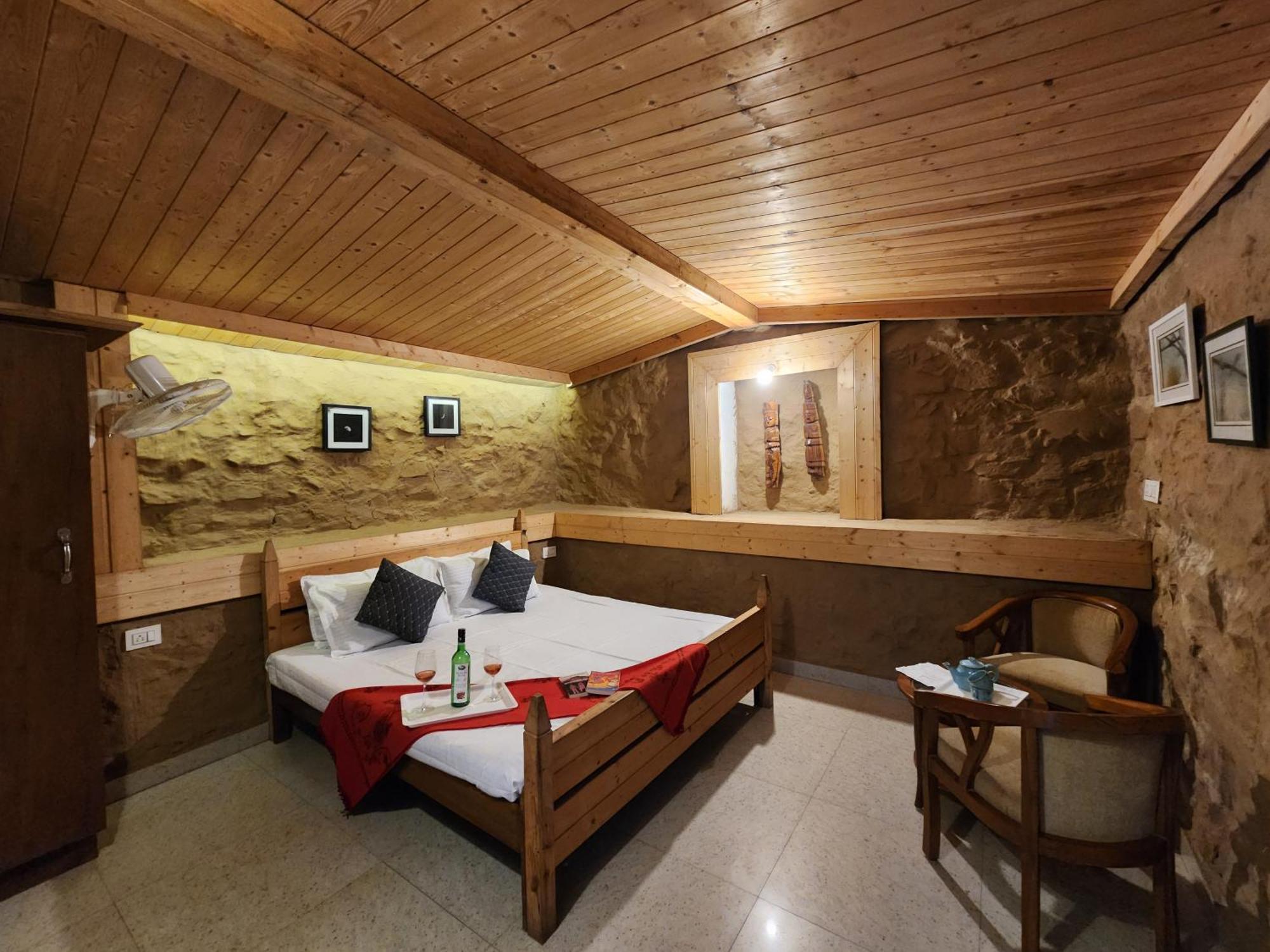 Pine Valley Resort Kasauli Extérieur photo