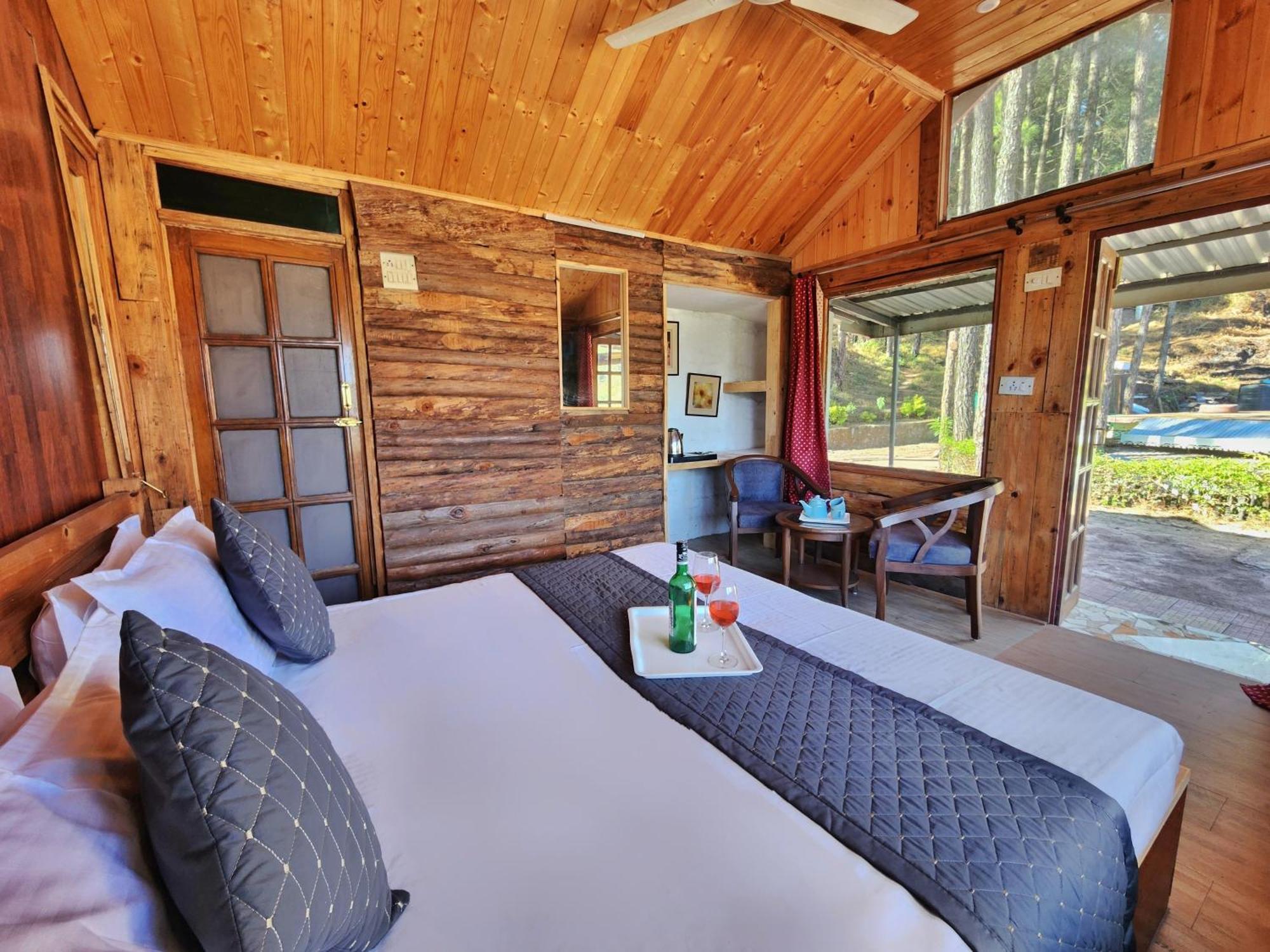 Pine Valley Resort Kasauli Extérieur photo